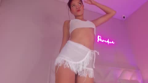 Snapshot of dani_skinny_ chatting on 09/11/25, 11:43 Hi I am Dani online show from 09/11/25, 11:43