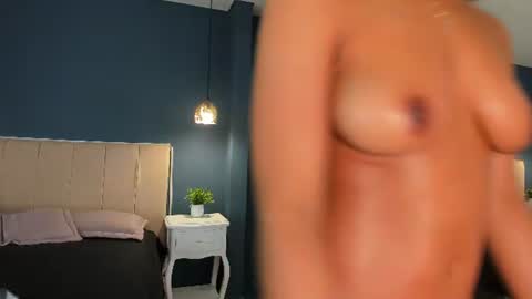 Snapshot of dania_gh chatting on 06/17/26, 11:34 Dania online show from 06/17/26, 11:34