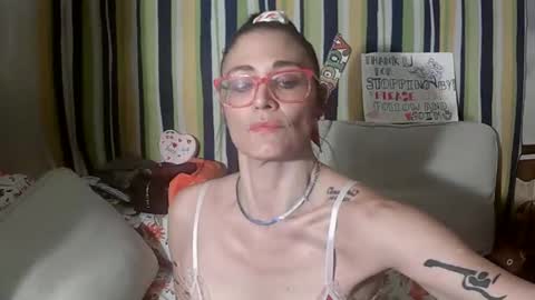 danicamore online show from 02/06/26, 08:40