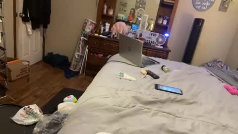 Snapshot of danidragon69 chatting on 12/20/24, 08:45 Dani Dragon online show from 12/20/24, 08:45