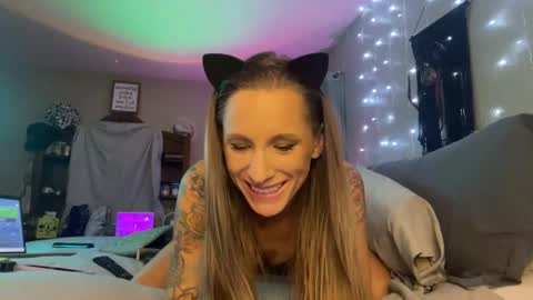 Snapshot of danidragon69 chatting on 12/28/24, 07:11 Dani Dragon online show from 12/28/24, 07:11