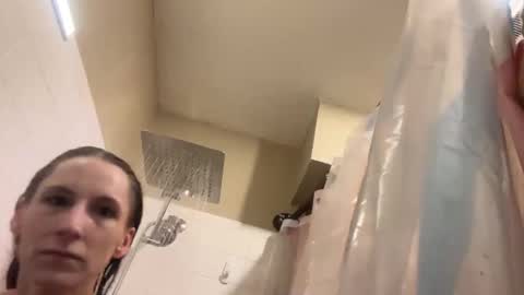 Snapshot of danidragon69 chatting on 02/11/25, 12:49 Dani Dragon online show from 02/11/25, 12:49