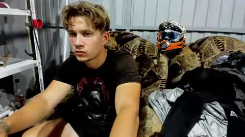 Snapshot of daniel_like chatting on 08/05/26, 10:40 Just Ben online show from 08/05/26, 10:40
