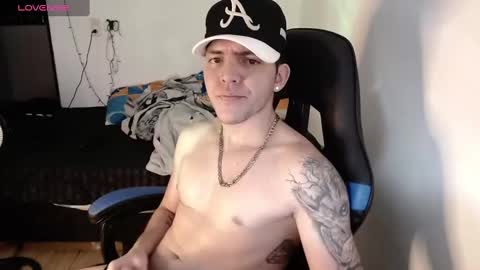 Snapshot of daniel_vargas5 chatting on 12/18/24, 04:53 Daniel online show from 12/18/24, 04:53
