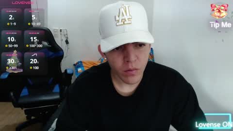 Snapshot of daniel_vargas5 chatting on 12/20/24, 02:41 Daniel online show from 12/20/24, 02:41
