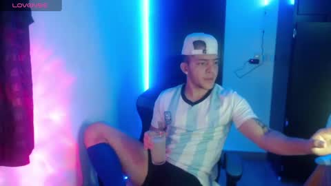 Snapshot of daniel_vargas5 chatting on 01/15/25, 02:38 Daniel online show from 01/15/25, 02:38