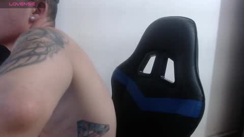 Snapshot of daniel_vargas5 chatting on 01/18/25, 07:59 Daniel online show from 01/18/25, 07:59