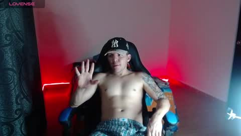Snapshot of daniel_vargas5 chatting on 02/11/25, 04:33 Daniel online show from 02/11/25, 04:33