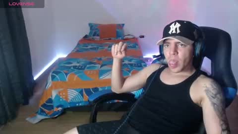 Snapshot of daniel_vargas5 chatting on 02/13/25, 04:00 Daniel online show from 02/13/25, 04:00