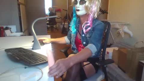 newcumer online show from 12/12/24, 08:47