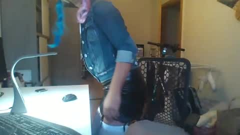 newcumer online show from 12/18/24, 08:09