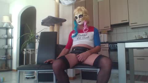 newcumer online show from 02/04/25, 12:11