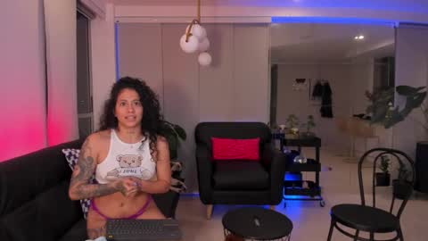 Snapshot of daniela_arenas chatting on 02/25/25, 02:58 daniela_arenas online show from 02/25/25, 02:58