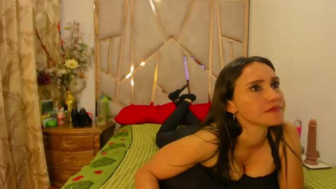 Snapshot of daniela_casallass chatting on 04/18/26, 07:07 Daniela online show from 04/18/26, 07:07