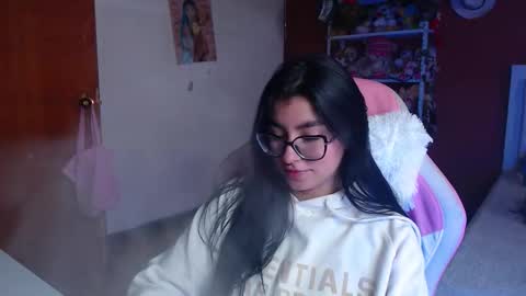 Snapshot of daniela_cute22 chatting on 09/23/25, 01:58 DANIELA online show from 09/23/25, 01:58