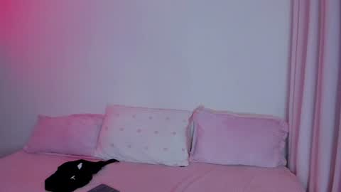 Snapshot of daniela_days chatting on 07/25/26, 06:00 Dani online show from 07/25/26, 06:00