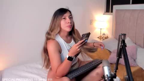 Snapshot of daniela_henaoo chatting on 03/17/26, 03:11 independent model online show from 03/17/26, 03:11