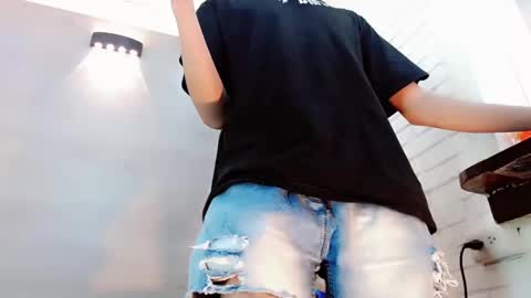 Snapshot of daniela_pink_ chatting on 10/06/25, 08:39 daniela_pink_ online show from 10/06/25, 08:39