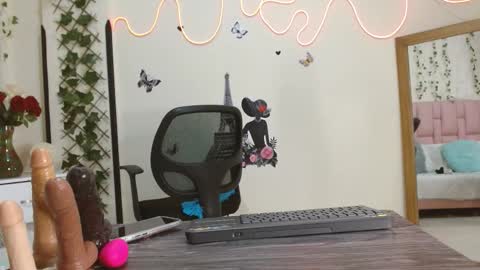 Snapshot of daniela_saenz_ chatting on 02/14/26, 06:37 DANIELA online show from 02/14/26, 06:37