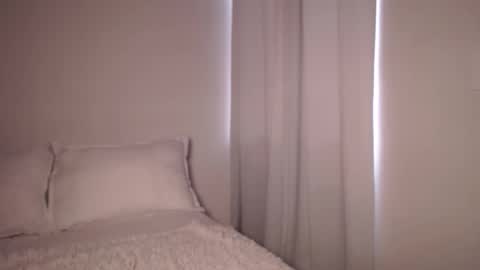 Lucia online show from 01/16/26, 04:44