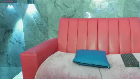 Snapshot of danielaa_a chatting on 11/06/25, 10:21 Daniela online show from 11/06/25, 10:21