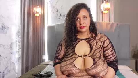 Snapshot of danielaa_a chatting on 12/14/25, 12:38 Daniela online show from 12/14/25, 12:38