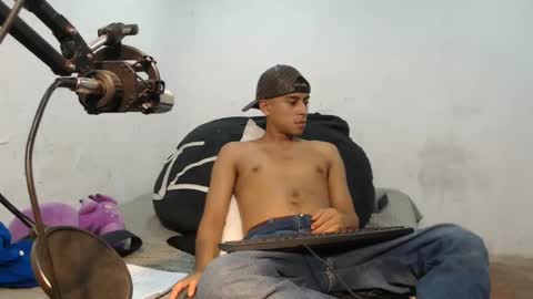 Snapshot of danielitopapii chatting on 12/18/24, 10:57 danielitopapii online show from 12/18/24, 10:57