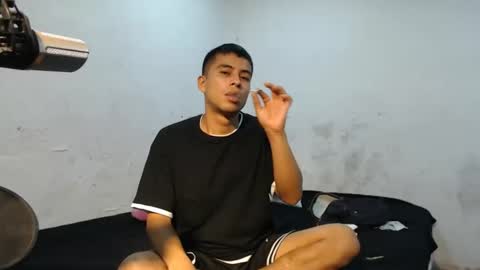 Snapshot of danielitopapii chatting on 12/29/24, 05:01 danielitopapii online show from 12/29/24, 05:01