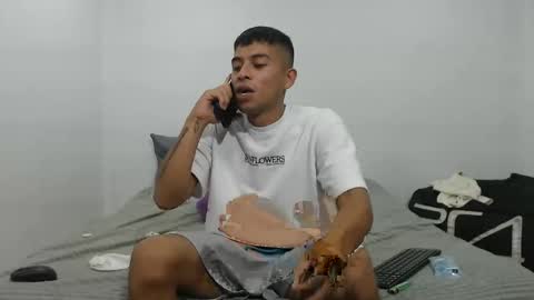 Snapshot of danielitopapii chatting on 02/11/25, 12:06 danielitopapii online show from 02/11/25, 12:06