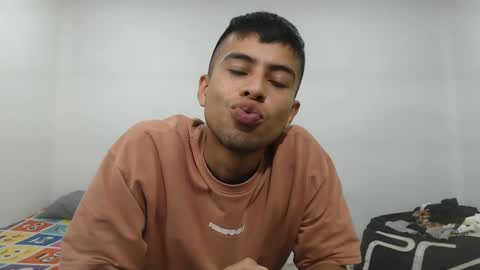 Snapshot of danielitopapii chatting on 02/13/25, 03:03 danielitopapii online show from 02/13/25, 03:03