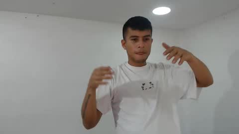 Snapshot of danielitopapii chatting on 02/19/25, 07:27 danielitopapii online show from 02/19/25, 07:27