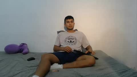 Snapshot of danielitopapii chatting on 02/20/25, 05:01 danielitopapii online show from 02/20/25, 05:01