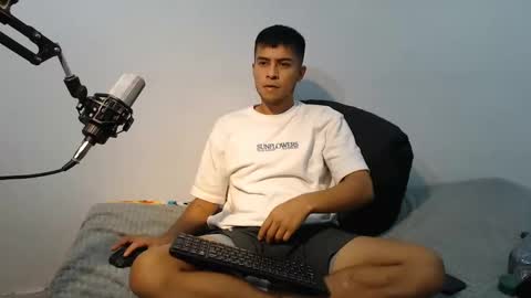 Snapshot of danielitopapii chatting on 02/27/25, 05:13 danielitopapii online show from 02/27/25, 05:13