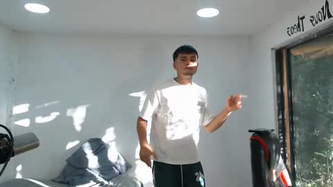 Snapshot of danielitopapii chatting on 10/28/25, 10:01 danielitopapii online show from 10/28/25, 10:01