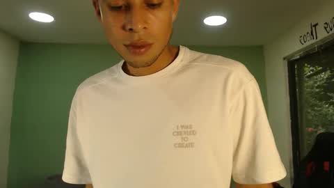 Snapshot of danielitopapii chatting on 12/13/25, 08:25 danielitopapii online show from 12/13/25, 08:25