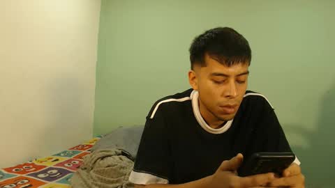 Snapshot of danielitopapii chatting on 12/16/25, 01:10 danielitopapii online show from 12/16/25, 01:10