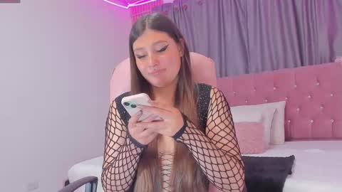 Snapshot of danielle_april chatting on 09/16/25, 03:07 Danielle online show from 09/16/25, 03:07