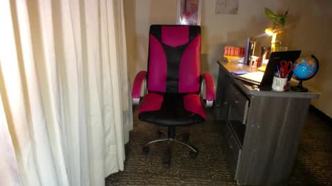 Angie online show from 04/11/26, 06:45