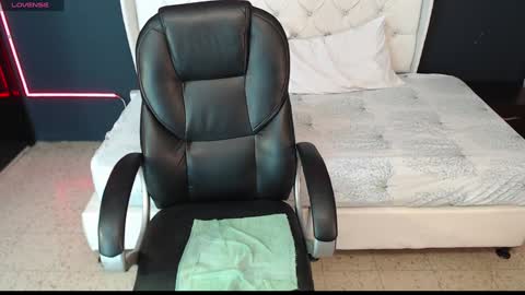 Danielle Smith online show from 01/08/25, 09:21