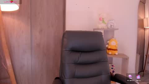 Snapshot of daniellerose_ chatting on 11/13/25, 11:47 Danielle Rose online show from 11/13/25, 11:47