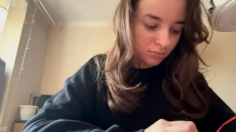 Mia online show from 10/29/25, 06:48