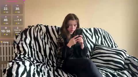 Mia online show from 11/20/25, 08:03