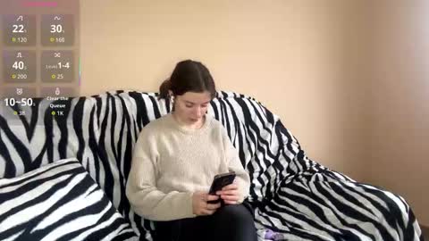 Mia online show from 11/30/25, 07:23