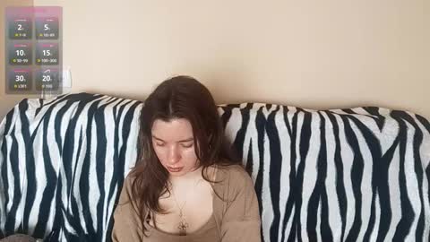 Snapshot of daniellevaulet chatting on 02/12/26, 07:25 Mia online show from 02/12/26, 07:25