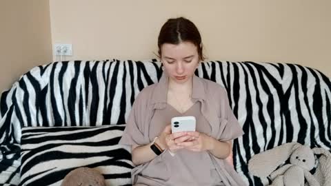 Snapshot of daniellevaulet chatting on 04/02/26, 06:11 Mia online show from 04/02/26, 06:11