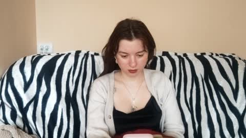 Snapshot of daniellevaulet chatting on 04/06/26, 12:50 Mia online show from 04/06/26, 12:50