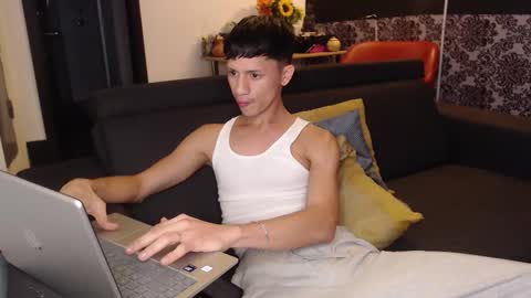 Snapshot of daniels_cruz chatting on 02/01/26, 01:59 Daniels Cruz online show from 02/01/26, 01:59