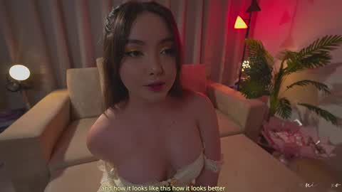 Snapshot of danii_xoxo chatting on 10/24/25, 12:08 online show from 10/24/25, 12:08