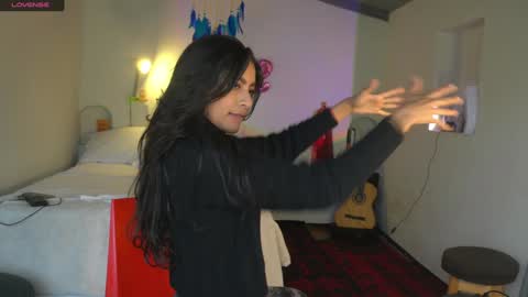 Snapshot of daniisla chatting on 01/20/25, 09:43 danalle .. online show from 01/20/25, 09:43