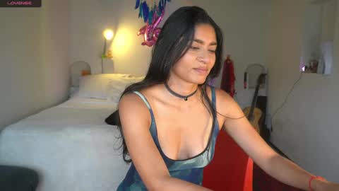 Snapshot of daniisla chatting on 02/13/25, 09:49 danalle .. online show from 02/13/25, 09:49